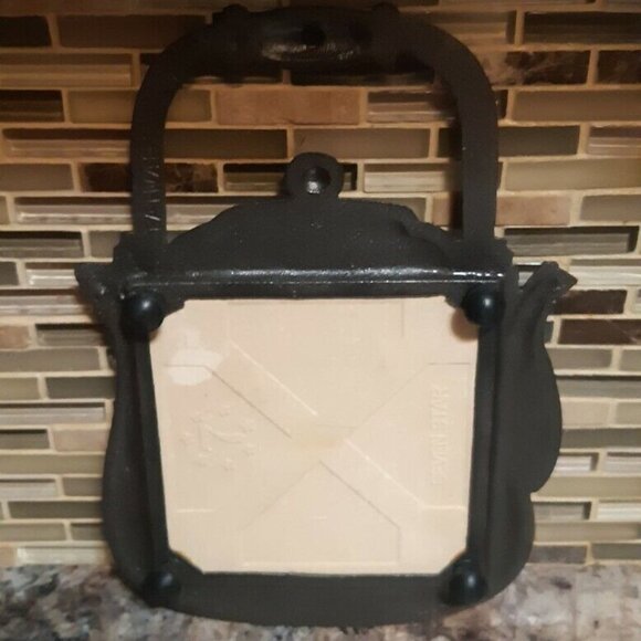 VTG SEVEN 7 STAR Cast Iron Tile Trivet “The Old Homestead in Winter" tea pot - Picture 4 of 7